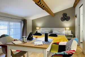 Maisons de vacances Gites ecolabellises du Domaine de Ludeye - au calme dans le Medoc : photos des chambres