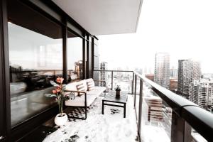 *Sky Palace* with Views, Balcony, & Outdoor Pool