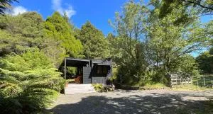 The Divvy Hut Raglan Retreat - Karamu