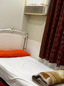 Apartment with private entrance