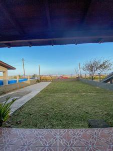 Casa de praia na beira do mar, 3 quartos e garagem