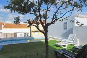 Bright apartment in Almada with shared pool