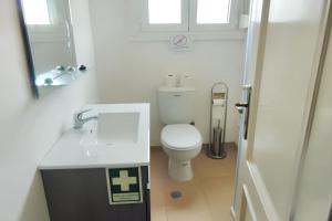 Bright apartment in Almada with shared pool