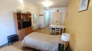 Av de mayo y 9 de Julio Monoambiente central muy luminoso - AlquilerEnBaires