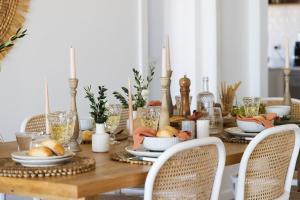 Waves at Boat Harbour, 65 Kingsley Dr - stunning house, fantastic waterviews and dog friendly