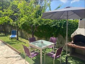 Maisons de vacances Bas de villa composee d-un 3 pieces et d-un studio avec piscine privee : photos des chambres