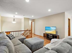 Serene Getaway in Plymouth, MN - 4 bedroom home