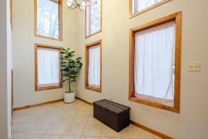 Serene Getaway in Plymouth, MN - 4 bedroom home