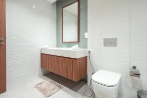 Luxe 1BR in Citywalk with Pool Balcony & More