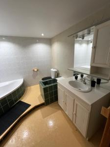 Appartements Charmant studio : photos des chambres