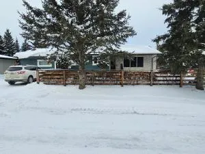 2 bedroom next to Golf Course - Nipawin