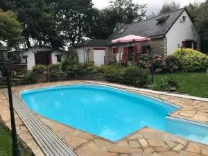 Detached house with well-kept enclosed garden - Langolen