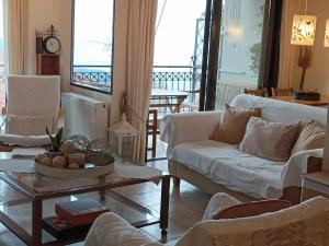 Breathe in Delphi - Spacious 3BR Apt with View