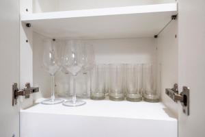 4BR Walk to Chinatown, MRT Luggage Dropoff