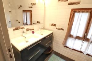 Villas Villa spacieuse a Vieillevie avec piscine privee - 180 m² : photos des chambres