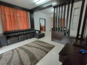 Centrum Homstay at Crown Imperial Court