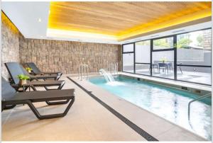 2D apartment and 2 baths, 4 P, temperate pool