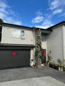 Rose house - Paremoremo