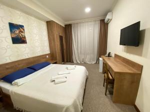 5 Rooms near 300 Aragveli metro station