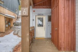 6 Cabin in the Pines home