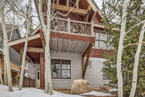 6 Cabin in the Pines home
