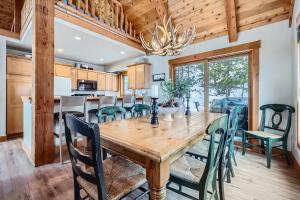 6 Cabin in the Pines home