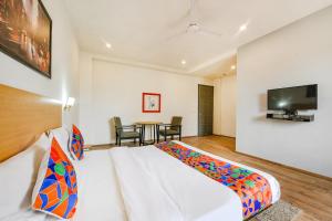 FabHotel Comfort Residency I - Nr Artemis Hospital Gurgaon