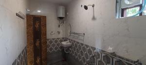 Glasshouse Retreat by The Jungle stay groups