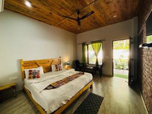 The Corbett Nature Green By StayApart