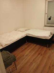 8 Sovrum med 10 bäddar 11 rum och 3 kök