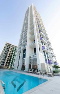 Bright 1br Jvc Balcony & Free Parking