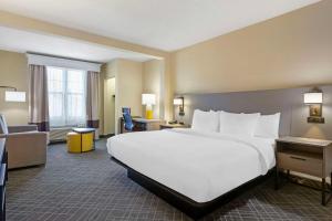 Comfort Suites Hanes Mall