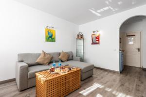 "La Cornisa" - Apartamentos Budha #playacarihuela #ampliaterraza #piscina #todoelaño #paz #naturaleza