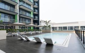 Comfortable 1br In Jvc Balcony Free Parking - 4-star hotels in Dubai