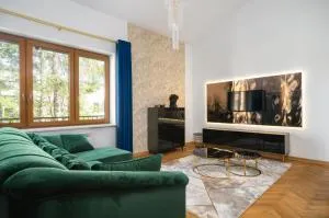 Close- Golden Villa Saska Kępa - Fully Renovated 2025 - Маркі