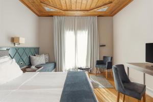 Standard Double or Twin Room with Balcony room in The Lake Hotel