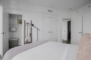 Blueground Rincon Hill pool wd nr Embarcadero SFO-1795