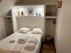 Maisons de vacances PARENTHESE 30 COUCHAGES SUR 2 GITES PISCINE 1H30 Paris CAMPAGNE CHIC : photos des chambres