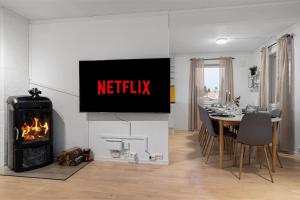 Near Downtown - Large Beds - Free Parking