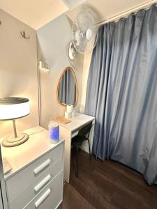 Comfy Makati Condo Wifi, Netflix and Disney