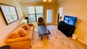 2 Bedroom Resort Condo with Private Balcony