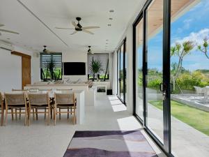 Eternal - Oceanview Luxury Residence with Rooftop Sauna