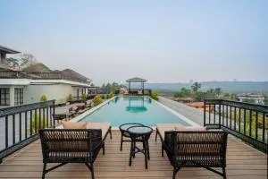 ELIVAAS 1 BHK with Rooftop Pool - Kamerios Skye - Sangolda