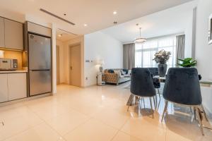 Luxury Sunrise Bay 1BR - Panoramic Sea View with Exclusive Amenities, by Think Realty