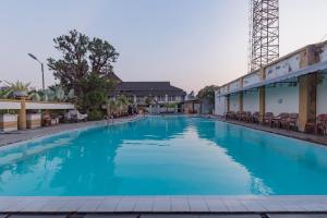 Urbanview Hotel Crown Tasikmalaya by RedDoorz