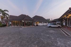 Urbanview Hotel Crown Tasikmalaya by RedDoorz