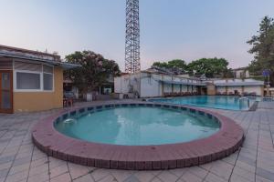 Urbanview Hotel Crown Tasikmalaya by RedDoorz