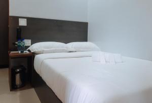 RedDoorz @ Lazarian Hotel and Resort Cagayan Valley