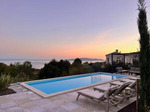 StHedonist Luxury Apartment Pool Sea and Rock