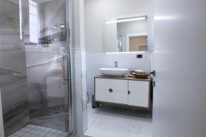 FFlats Modern Apartment In the Heart of Naples - 201